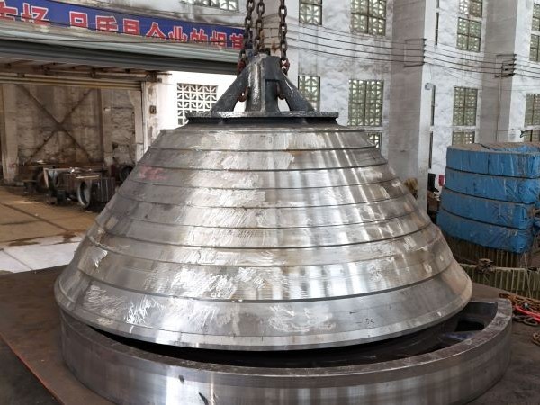 大型鑄鋼廠的料鐘生產(chǎn)：如何滿足全球高端市場需求？