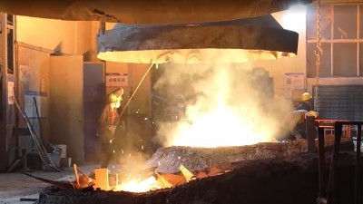 大型鑄造廠如何把控澆注溫度來降低大型鑄鋼件氣孔缺陷？